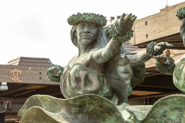 Kona Airport Hula Statue
